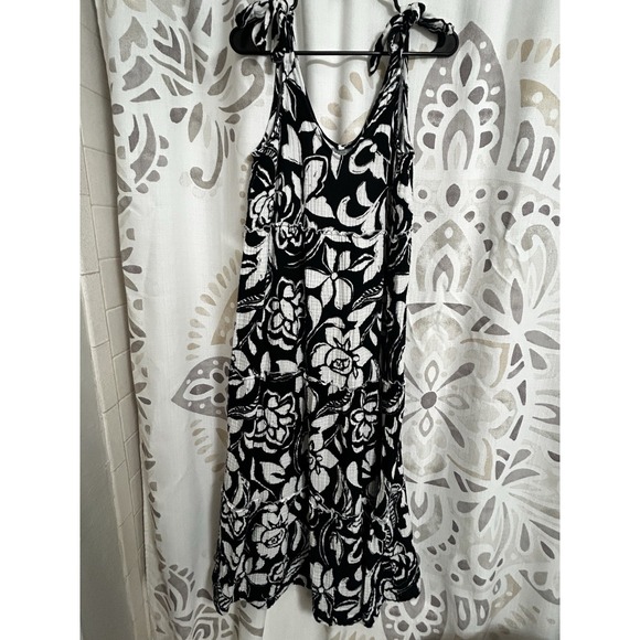 Isabel Dresses & Skirts - Isabel by Ingrid & Isabel Black White Floral Midi Dress Women's Small Tie Strap